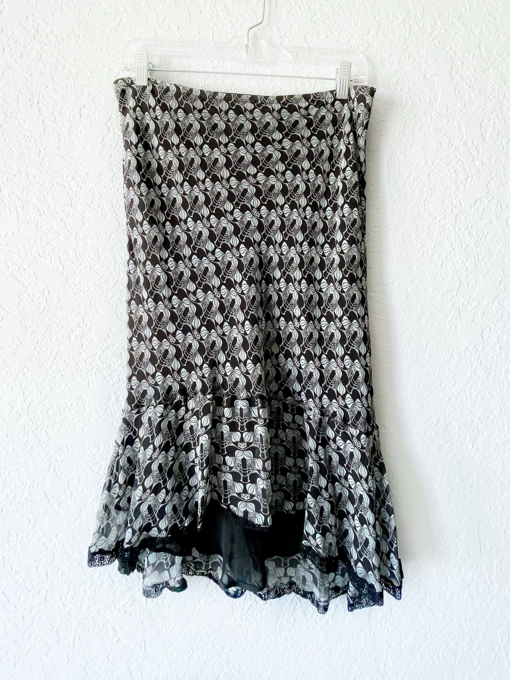 Studio M Black and White Patterned Midi Skirt with Ruffle Hem